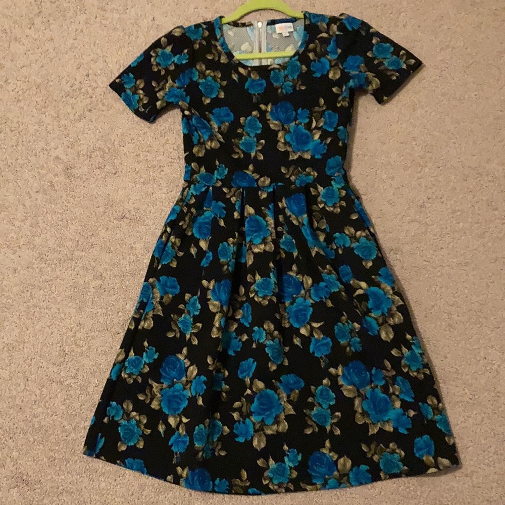 Small black LuLaRoe amelia dress with blue roses